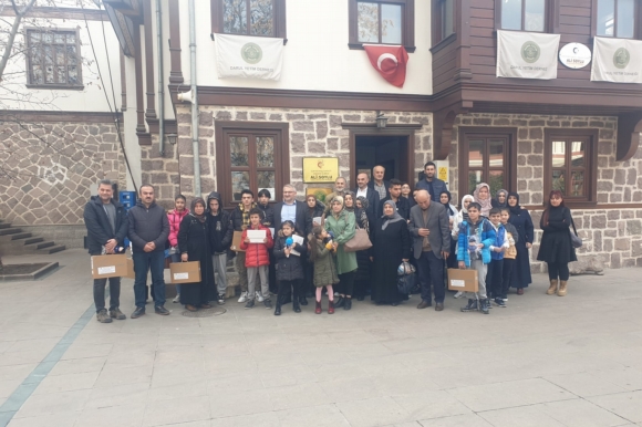 “Bizden Ne İstersiniz?” Projesi Kapsamında Öğrenci Kardeşlerimiz Hediyelerini Aldı