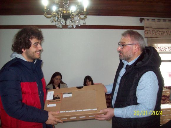 Bursiyer Kardeşlerimize Laptop Dağıtım Projesi