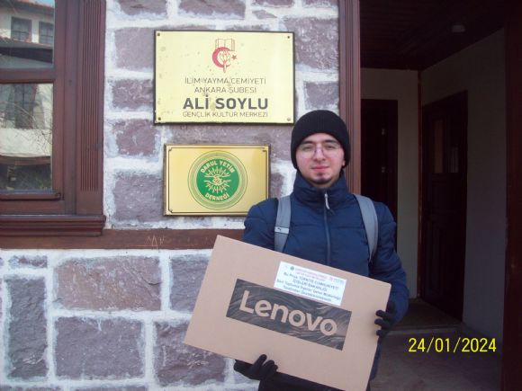 Bursiyer Kardeşlerimize Laptop Dağıtım Projesi