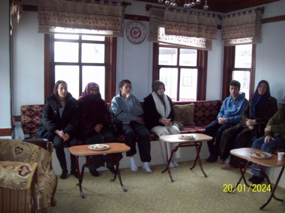 Bursiyer Kardeşlerimize Laptop Dağıtım Projesi