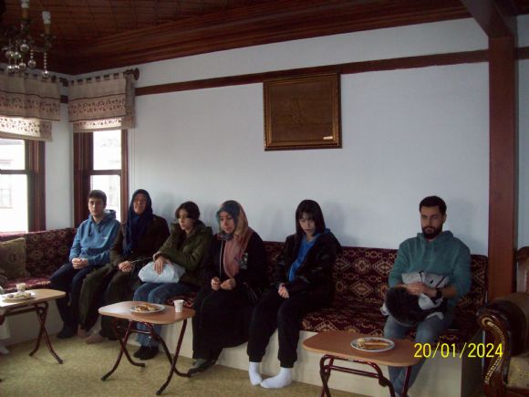 Bursiyer Kardeşlerimize Laptop Dağıtım Projesi