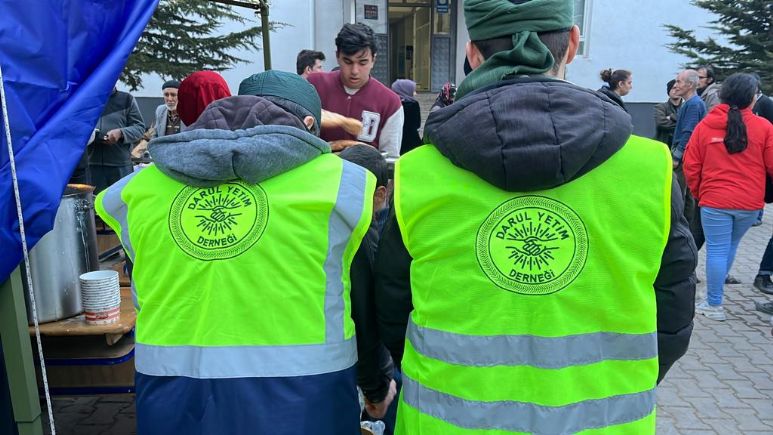 Dernek Başkanımız Sayın Yasin KONT Deprem Bölgesinde