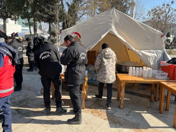 Dernek Başkanımız Sayın Yasin KONT Deprem Bölgesinde