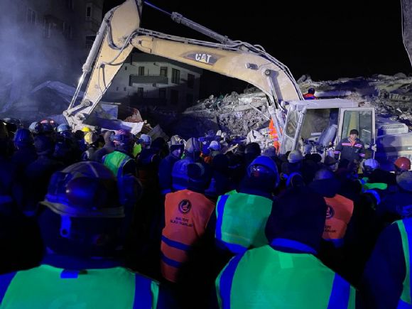 Dernek Başkanımız Sayın Yasin KONT Deprem Bölgesinde